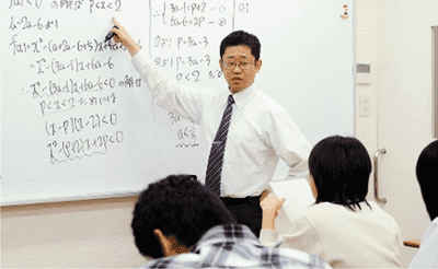 「5科目指導体制」で1年生から万全の定期テスト・受験対策