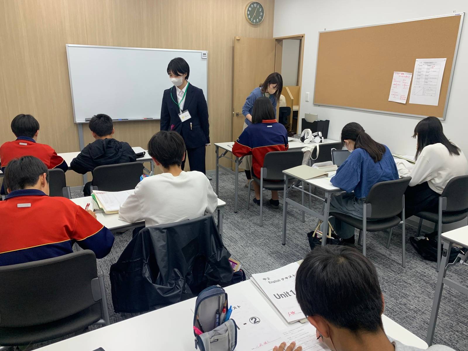 効果的な学びを実現する、ハイブリッド型の指導スタイル