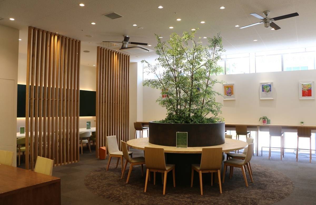 月25日以上・長時間開放の自習室をはじめとする充実の設備と、生徒のやる気を引き出す学習環境。