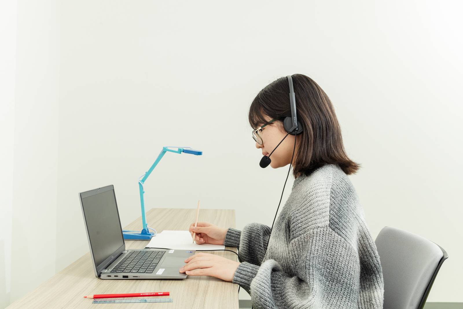 「手元まで見える」双方向オンライン授業