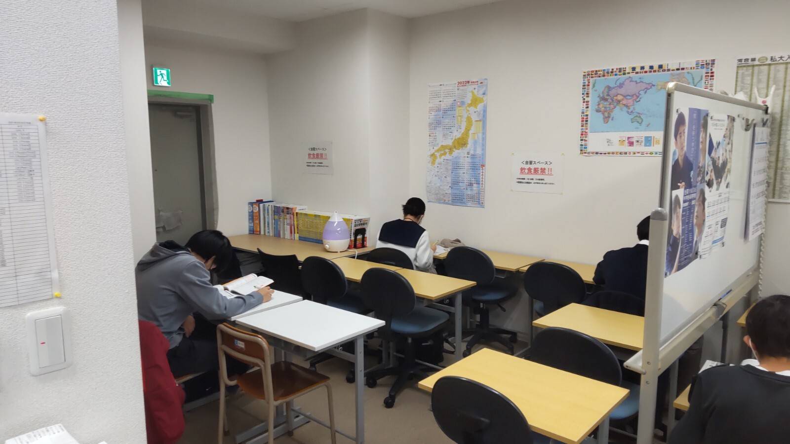 集中できる学習空間と自習サポート体制
