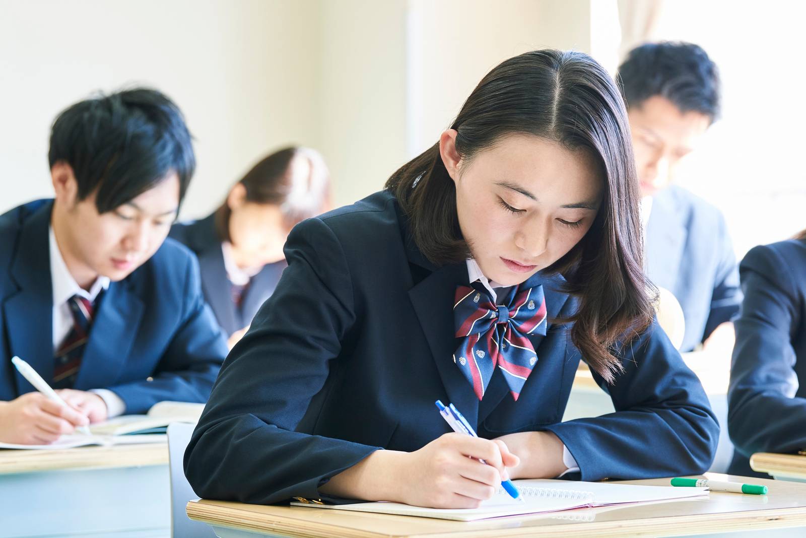 講師の目が届く、理解が深まる少人数制指導