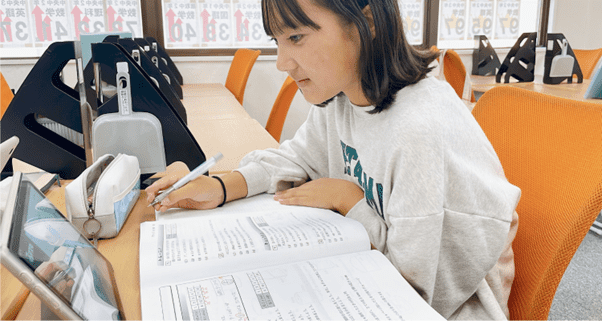 福山市に特化した定期テスト対策で高得点を実現！