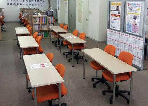 明るく清潔感のある空間で、生徒の様子が一目で見渡せます。