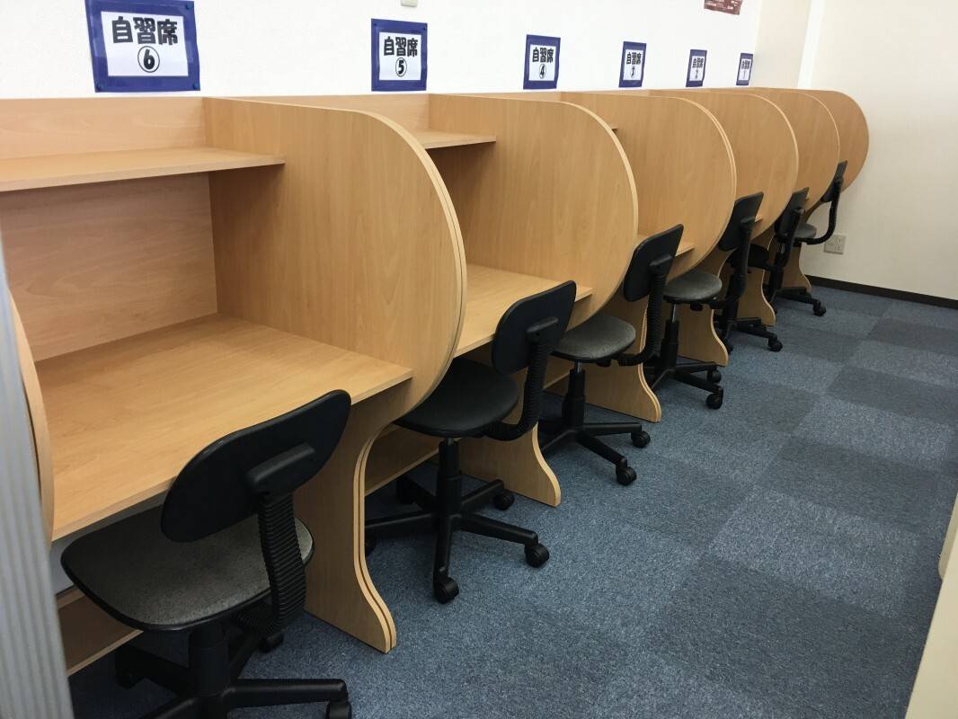 自習席開放しております。上手に活用しましょう！