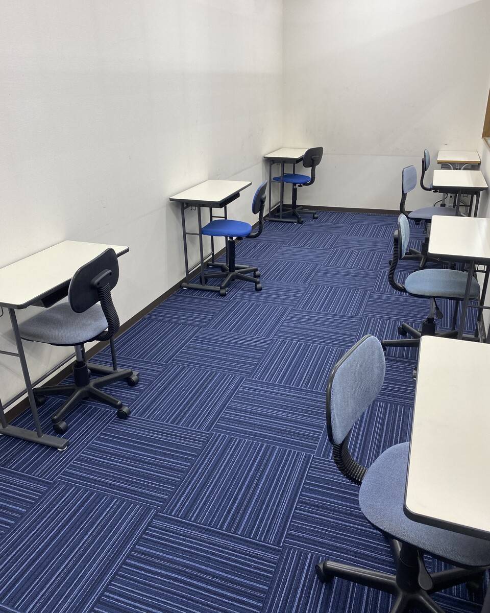 自習室完備！毎日たくさんの生徒さんが自習を頑張っています。