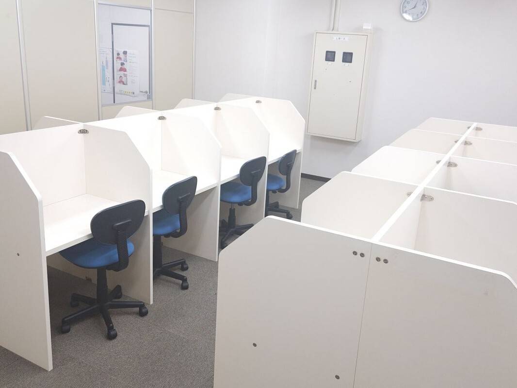 自習室は個別ブースとなっていますので集中できると好評です！