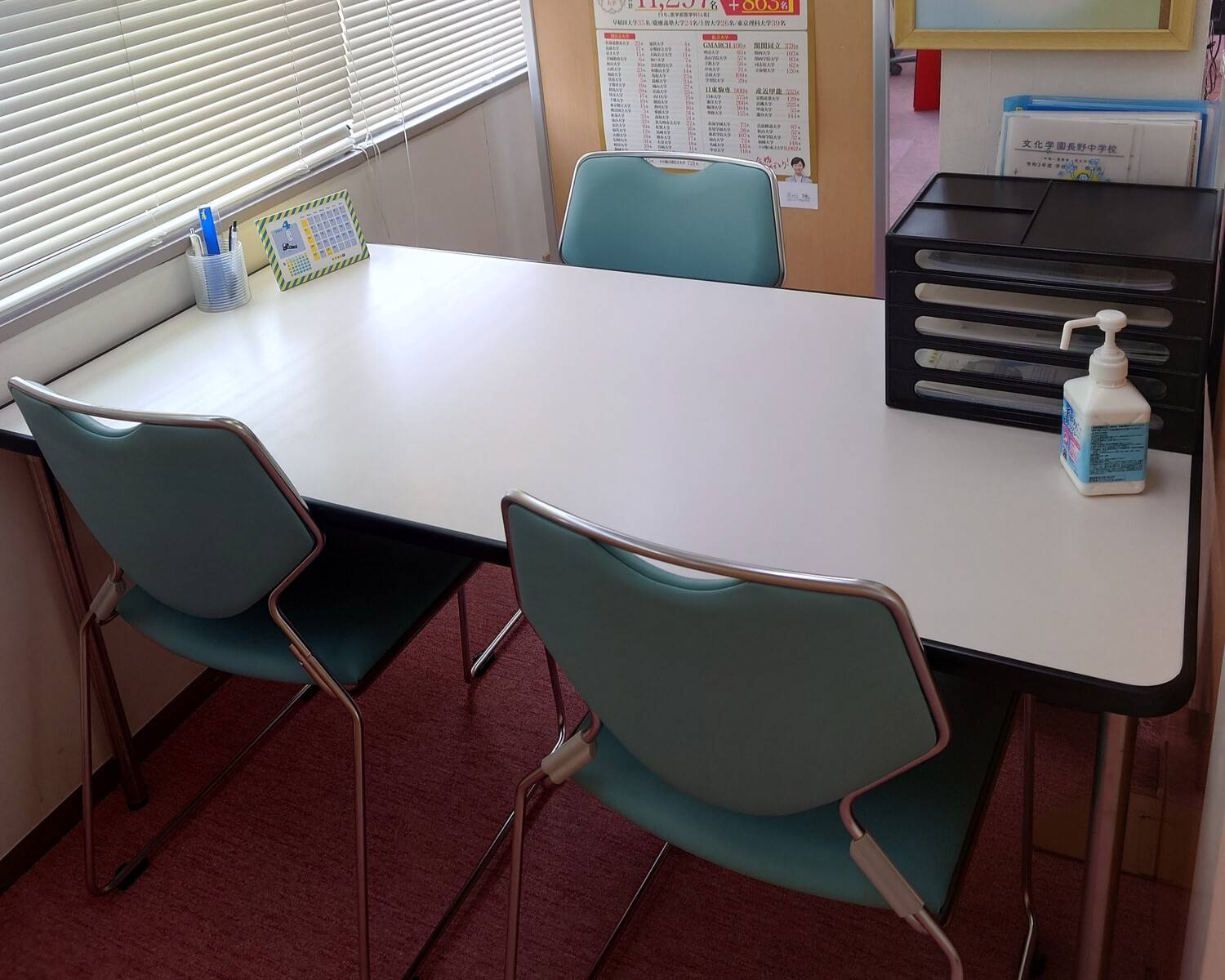 面談スペースです。いろいろな話をお聞かせください。