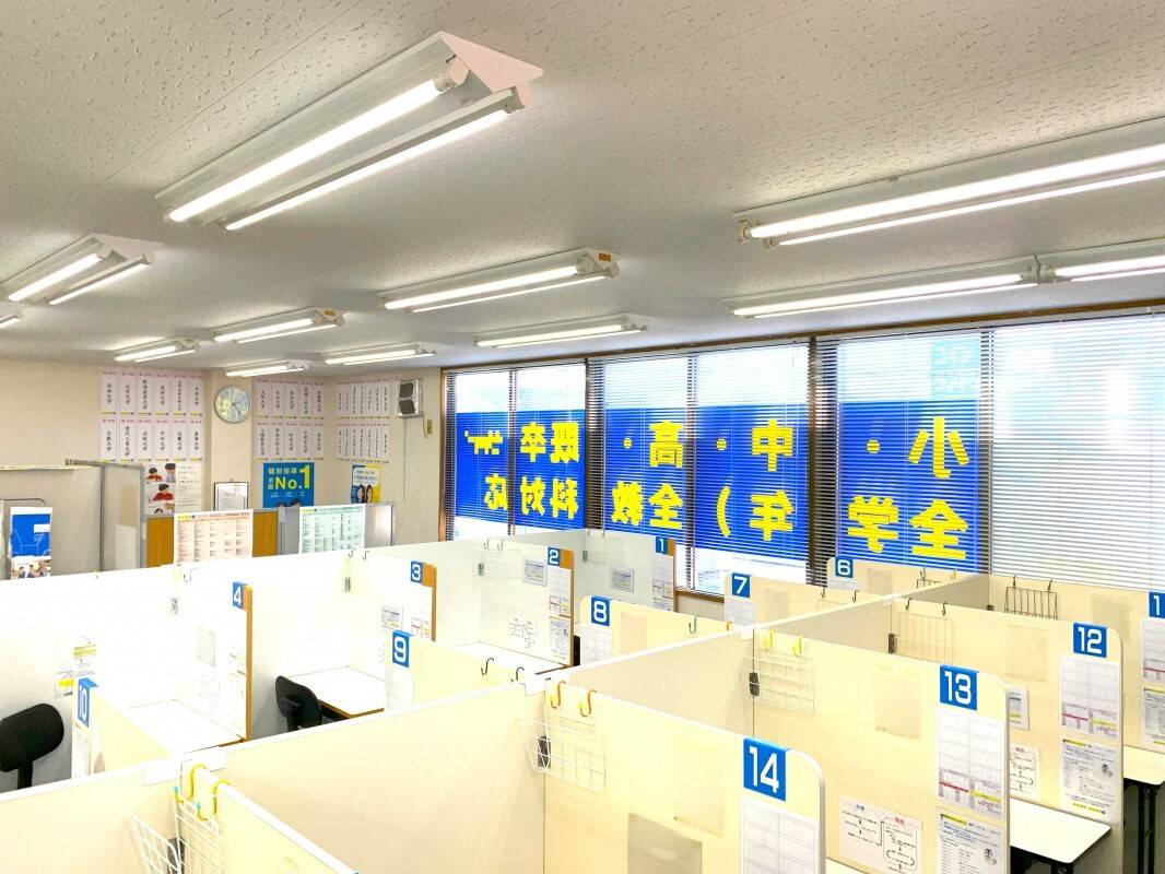 授業スペースは、このように1人ひとり区切られています。