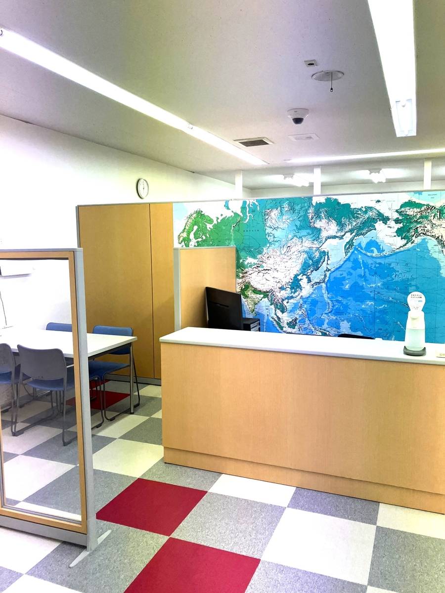 【入口】　エントランスも広々としています。