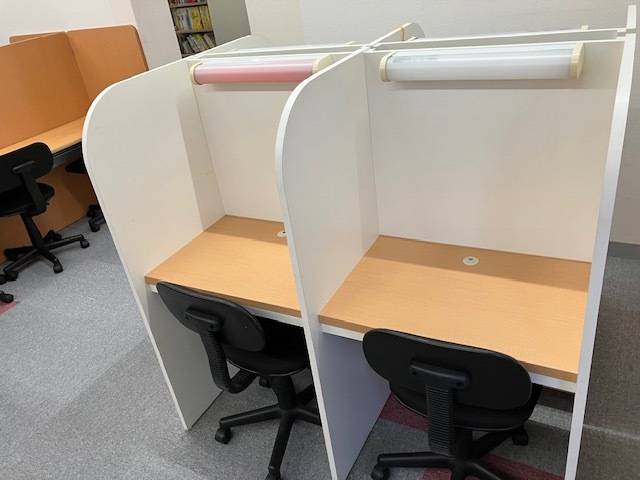 自習ブースは開校している時間はいつでも利用可能