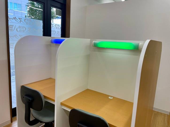 授業のない日でも自習席を自由にお使いいただけます