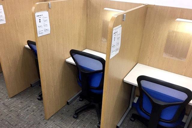 自習スペースは１人ひとり区切られた設計。しっかりと自分の勉強に集中できます！