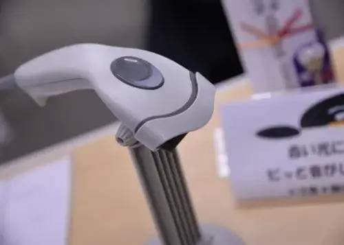 カードを通すと入退室時間が通知されます！