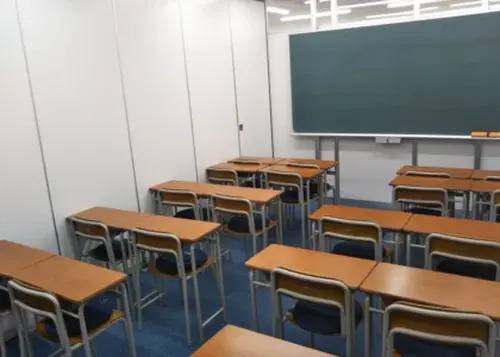 教室内です！自習室としても使用します！