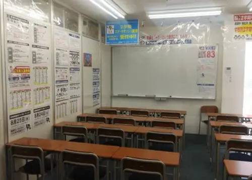 教室は受験に役に立つ情報が沢山！生徒さんは毎日ここで切磋琢磨しています！