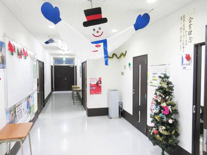 校舎内は季節を感じる装飾！勉強のやる気もアップ！