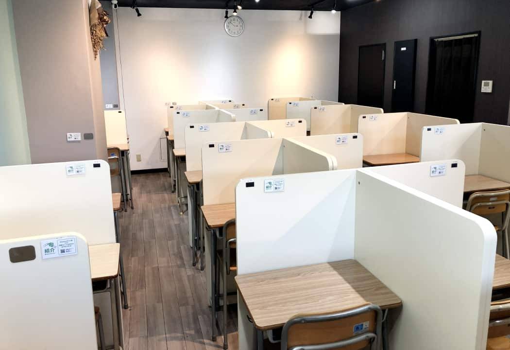 授業に集中しやすい個別のブース