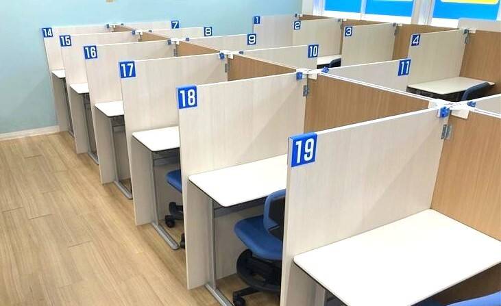 生徒さん1人ずつの席に分かれています♪